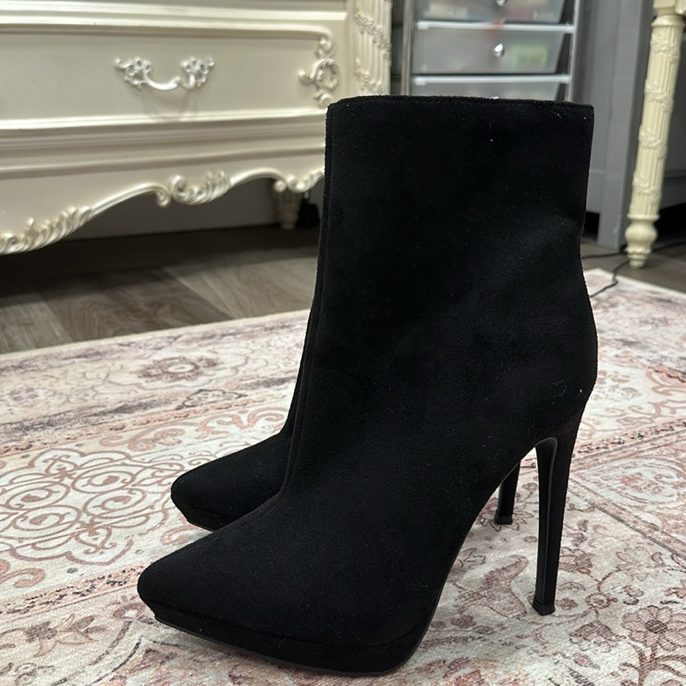 Heel ankle boots